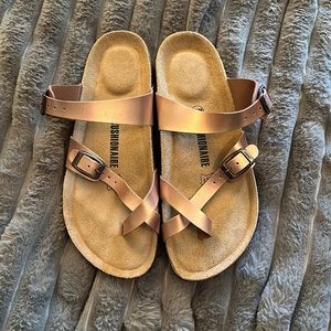Cushionaire Rose Gold Sandals Mayari